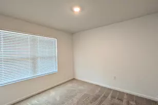 10557 Queens Gate Cir, Pensacola, FL 32506 - Photo 8