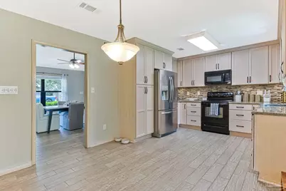 7605 Old Hickory Dr, Pensacola, FL 32507 - Photo 8