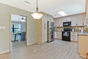 7605 Old Hickory Dr, Pensacola, FL 32507 - Photo 8