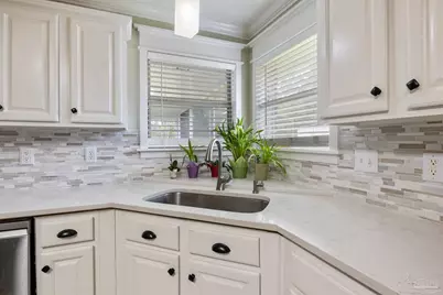 6384 Old Harbor Ct, Gulf Breeze, FL 32563 - Photo 16