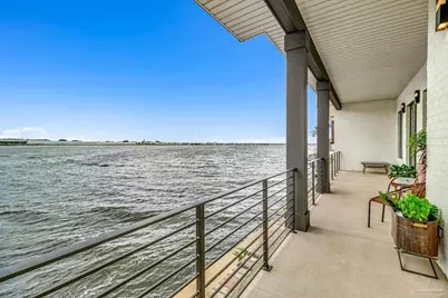 8 Wharf Ave, Pensacola, FL 32502 - Photo 2