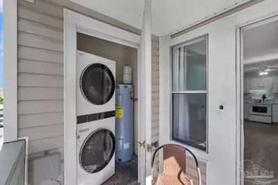 1301 Redwood Ln #F, Gulf Breeze, FL 32563 - Photo 2