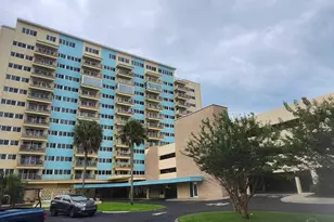 825 Bayshore Dr, Pensacola, FL 32507 - Photo 2