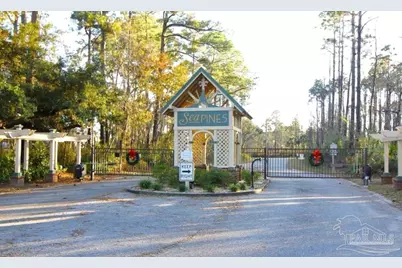 1069 Oyster Bay Dr, Milton, FL 32583 - Photo 2