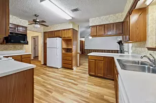532 Ashley Rd, Cantonment, FL 32533 - Photo 16