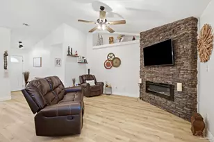7953 Lola Cir, Navarre, FL 32566 - Photo 4