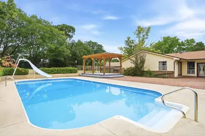 702 Southern Ct, Gulf Breeze, FL 32561 - Photo 2