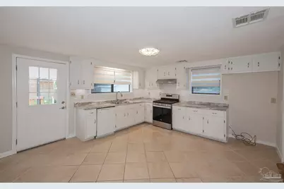 211 Berry Rd, Pensacola, FL 32507 - Photo 8