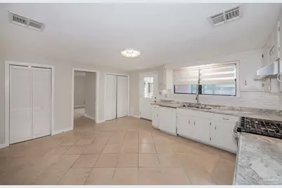 211 Berry Rd, Pensacola, FL 32507 - Photo 6