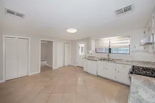 211 Berry Rd, Pensacola, FL 32507 - Photo 6