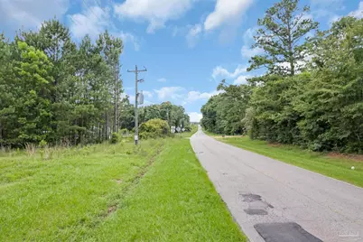 1845 W Hwy 4, Century, FL 32535 - Photo 4