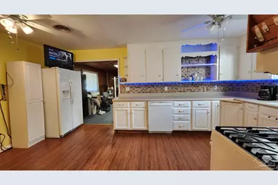 6801 Vivian Dr, Pensacola, FL 32505 - Photo 16