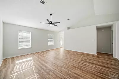 5386 Traci Dr, Milton, FL 32583 - Photo 10