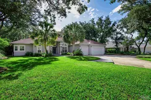 2760 Pebble Beach Dr, Navarre, FL 32566 - Photo 2