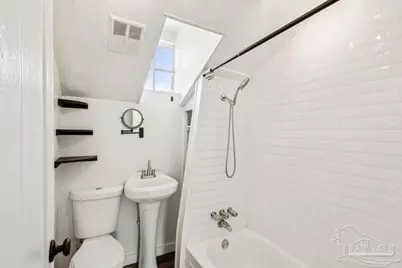600 E Jackson St, Pensacola, FL 32501 - Photo 26