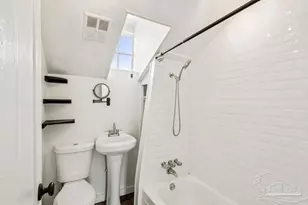 600 E Jackson St, Pensacola, FL 32501 - Photo 26