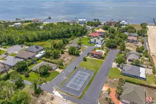 1841 E Smugglers Cove Dr, Gulf Breeze, FL 32563 - Photo 46