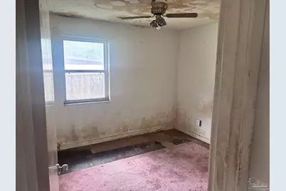 5040 Fairfield Dr, Pensacola, FL 32506 - Photo 10