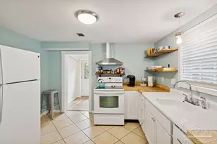 208 S Devillers St, Pensacola, FL 32502 - Photo 8