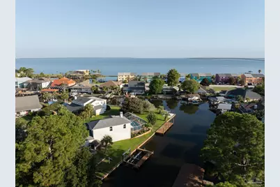 1672 Kauai Ct, Gulf Breeze, FL 32563 - Photo 2