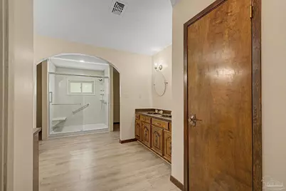 5580 Woodridge Dr, Milton, FL 32570 - Photo 14