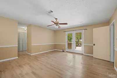 5580 Woodridge Dr, Milton, FL 32570 - Photo 12