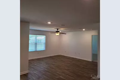 10501 Queens Gate Cir, Pensacola, FL 32506 - Photo 4