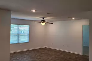 10501 Queens Gate Cir, Pensacola, FL 32506 - Photo 4