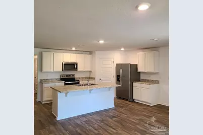 10501 Queens Gate Cir, Pensacola, FL 32506 - Photo 2