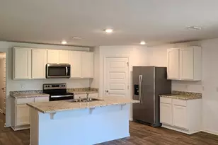 10501 Queens Gate Cir, Pensacola, FL 32506 - Photo 2