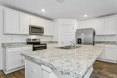 10501 Queens Gate Cir, Pensacola, FL 32506 - Photo 2