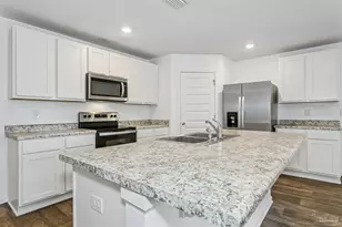 10501 Queens Gate Cir, Pensacola, FL 32506 - Photo 2