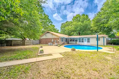 5800 Wickford Ln, Pensacola, FL 32526 - Photo 2
