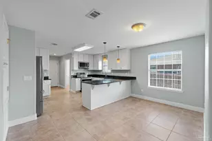 2704 Creeks Edge Ln, Navarre, FL 32566 - Photo 14