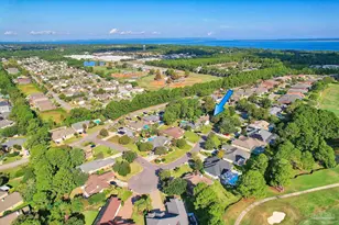1335 Tour Dr, Gulf Breeze, FL 32563 - Photo 2