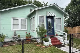 19 N G St, Pensacola, FL 32502 - Photo 2