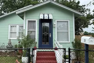 19 N G St, Pensacola, FL 32502 - Photo 2