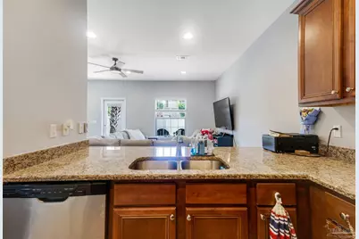 2109 Wilsons Plover Cir, Navarre, FL 32566 - Photo 10