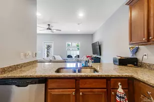 2109 Wilsons Plover Cir, Navarre, FL 32566 - Photo 10