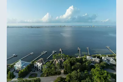 1203 Soundview Trl, Gulf Breeze, FL 32561 - Photo 66