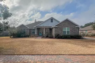 1467 W Shores Blvd, Gulf Breeze, FL 32563 - Photo 1