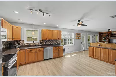 22 NW Windemere Ct, Fort Walton Beach, FL 32541 - Photo 10