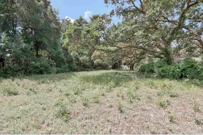 1903 John Caroll Dr, Pensacola, FL 32504 - Photo 4