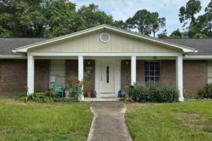 8235 Sedgefield Dr, Pensacola, FL 32507 - Photo 2
