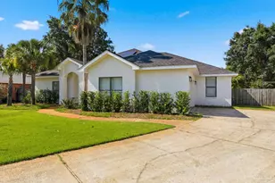 1194 Jaguar Cir, Gulf Breeze, FL 32563 - Photo 2