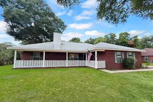 5729 Lia Dr, Milton, FL 32570 - Photo 2