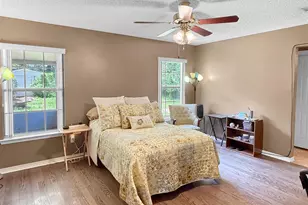 5729 Lia Dr, Milton, FL 32570 - Photo 10