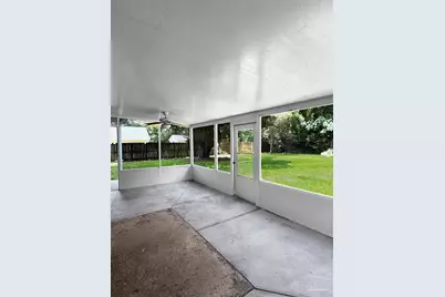 5729 Lia Dr, Milton, FL 32570 - Photo 14