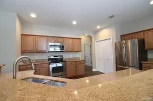 7421 Deck Ln, Pensacola, FL 32526 - Photo 6