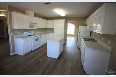 1100 Freeboard Blvd, Pensacola, FL 32507 - Photo 8
